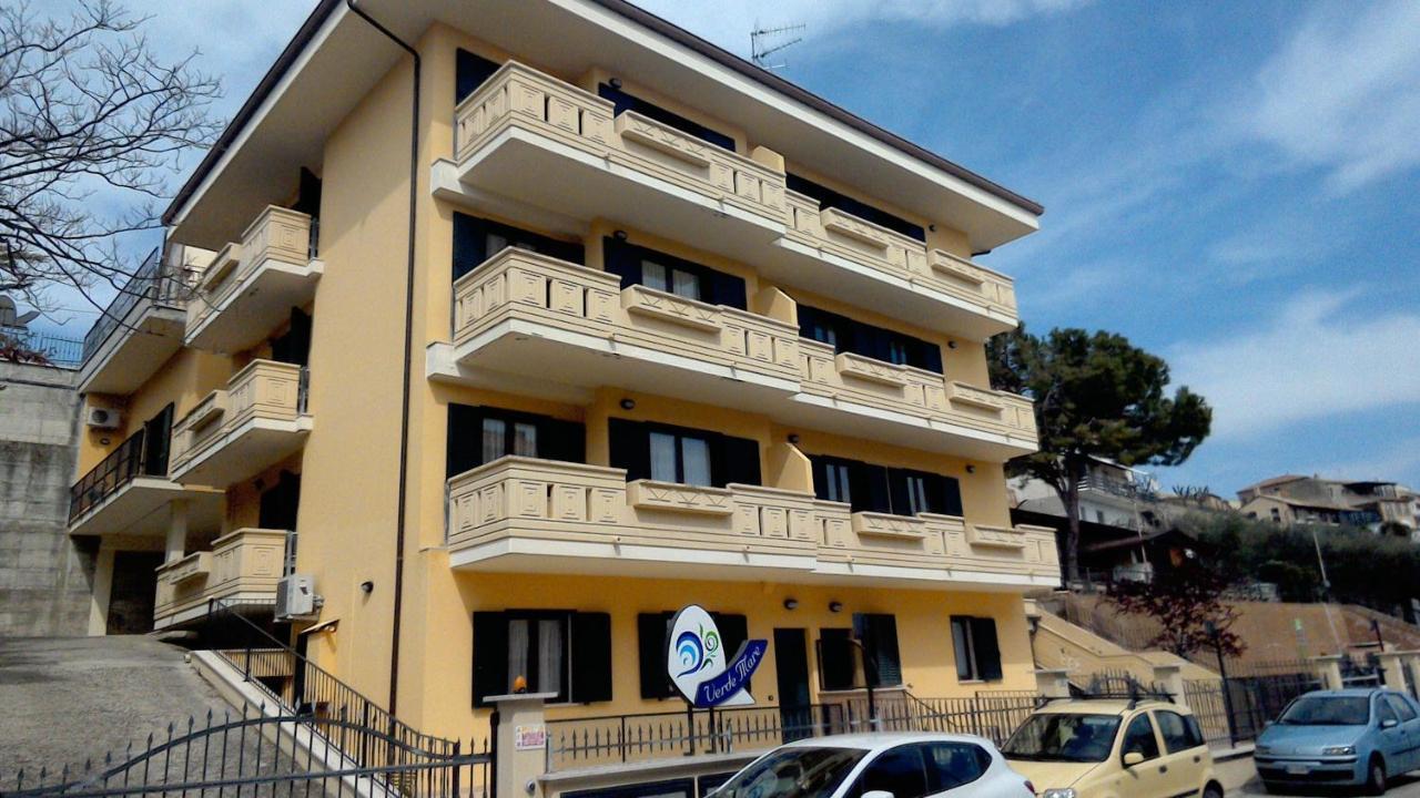 Verde Mare "Appartamenti Per Vacanze" Tortoreto Екстериор снимка
