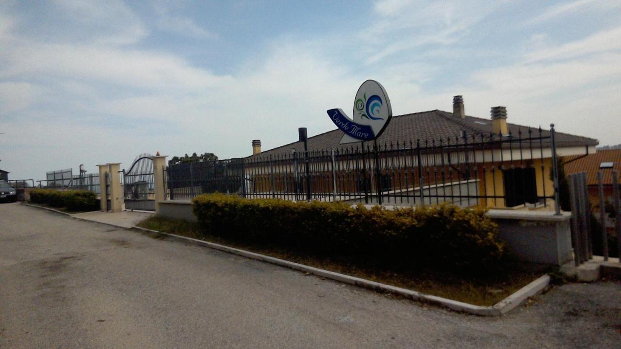 Verde Mare "Appartamenti Per Vacanze" Tortoreto Екстериор снимка