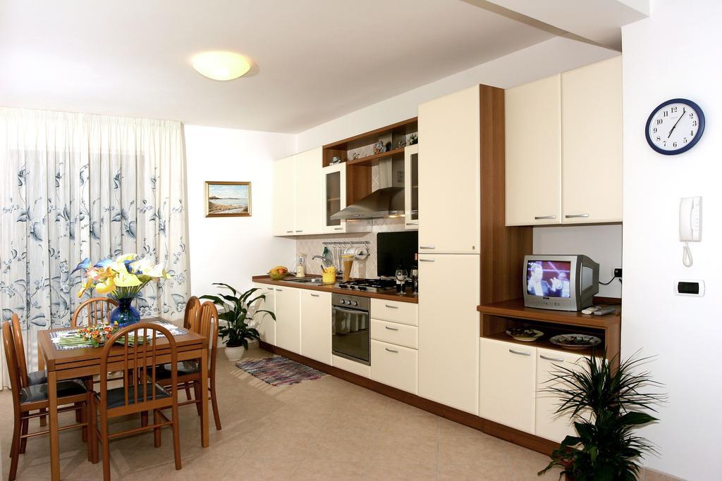 Verde Mare "Appartamenti Per Vacanze" Tortoreto Екстериор снимка